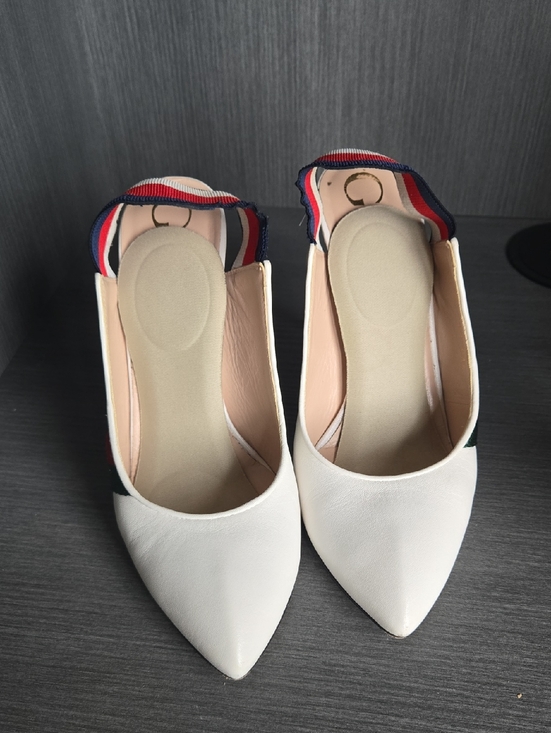 Gucci Shoes - Gucci White Pointed-Toe Slingback Flats with Red-Blue Ribbon